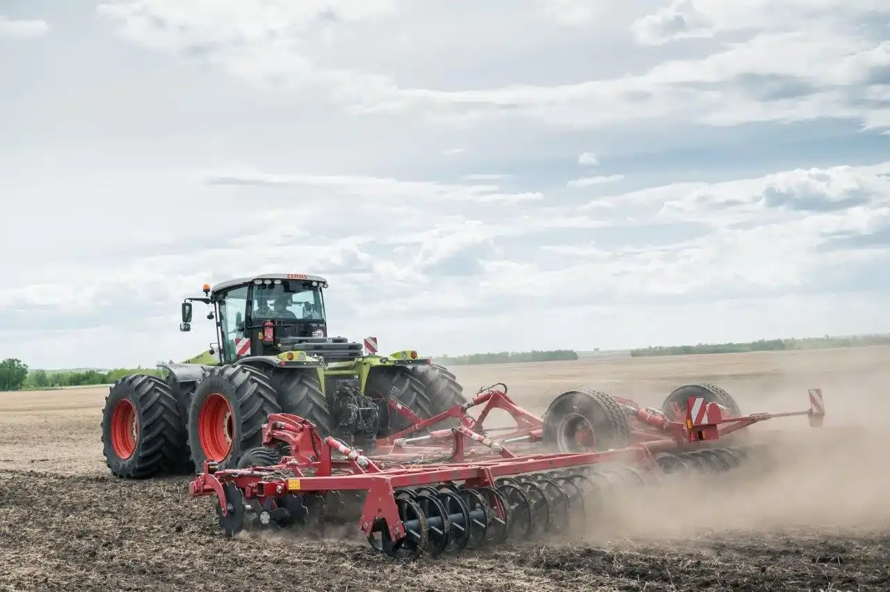 Осенняя почвообработка вместе с CT AGRO: подбор, балластировка и давление в шинах